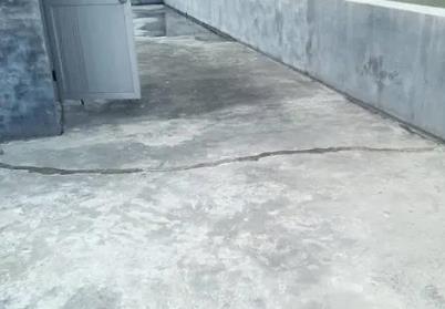 蔡甸楼顶漏水维修公司分享下如何解决卫生间隐蔽部位漏水的问题?